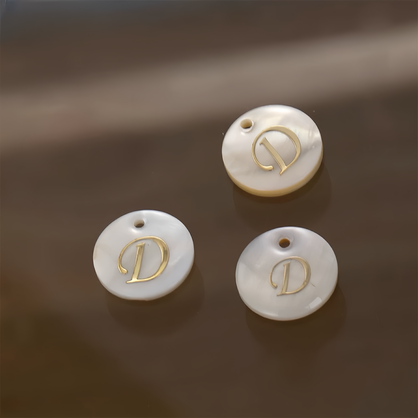 A-Z Mother Of Pearl Round Shape Single-Side Letters DIY Pendant