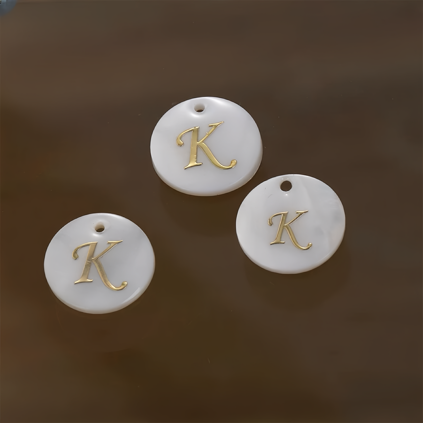 A-Z Mother Of Pearl Round Shape Single-Side Letters DIY Pendant