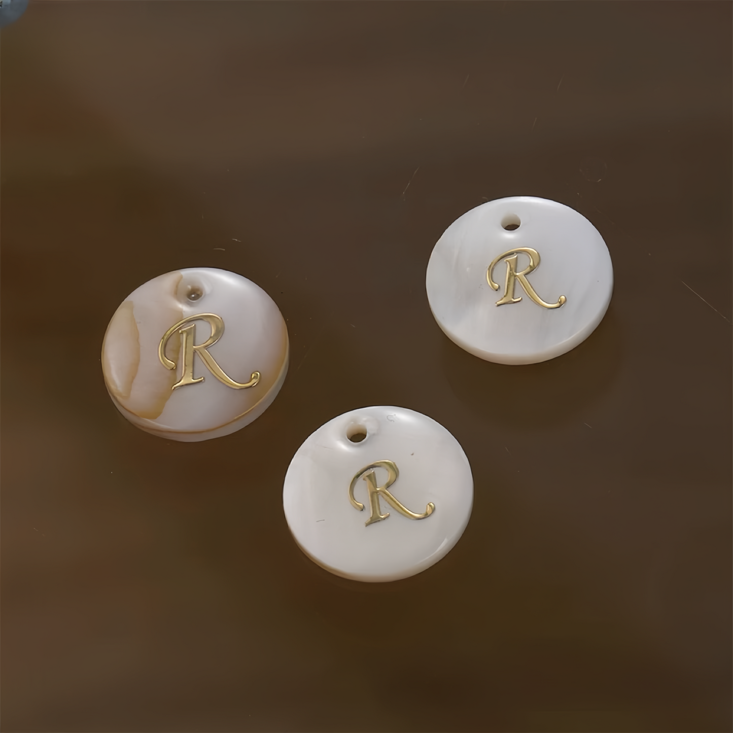 A-Z Mother Of Pearl Round Shape Single-Side Letters DIY Pendant